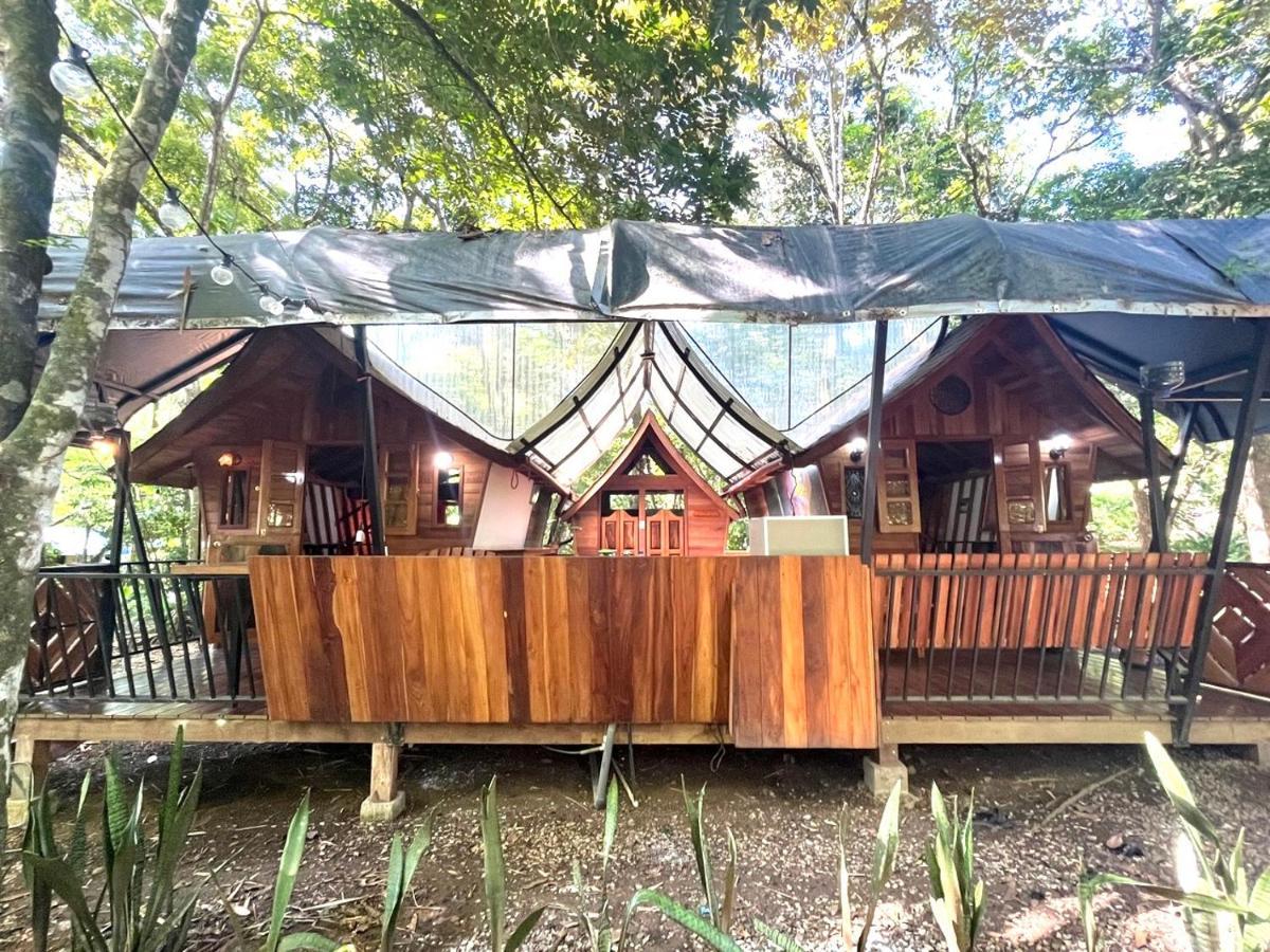 Gypsy Wagons Hotel ปาโวเนส ภายนอก รูปภาพ