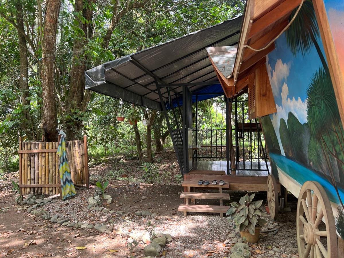 Gypsy Wagons Hotel ปาโวเนส ภายนอก รูปภาพ