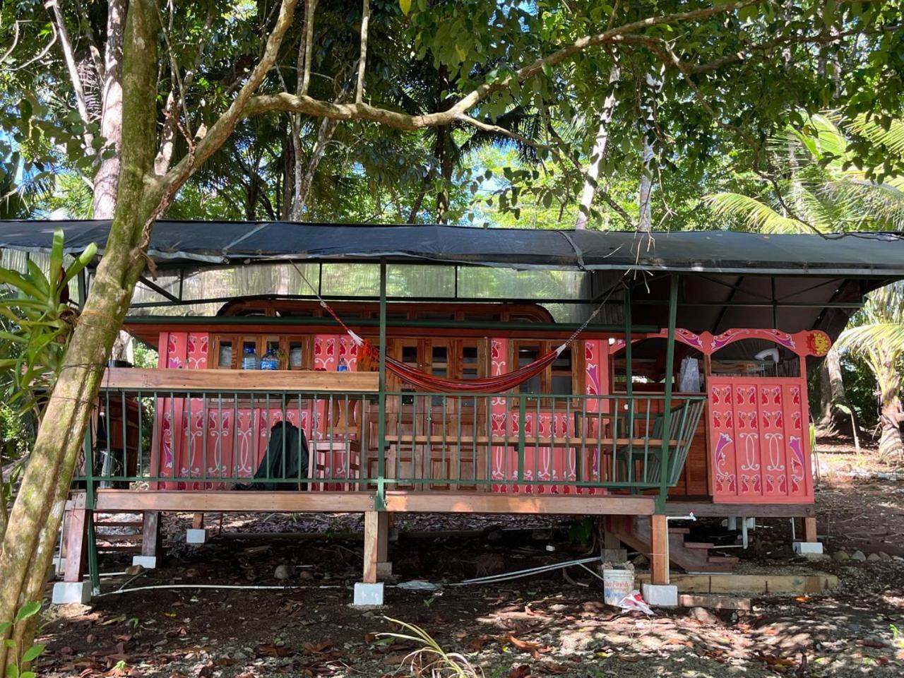 Gypsy Wagons Hotel ปาโวเนส ภายนอก รูปภาพ